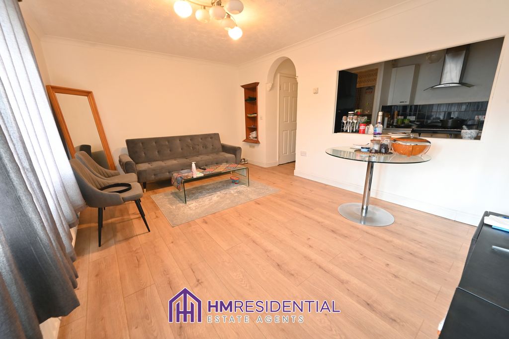 Property photo 3 of 7 Gallery