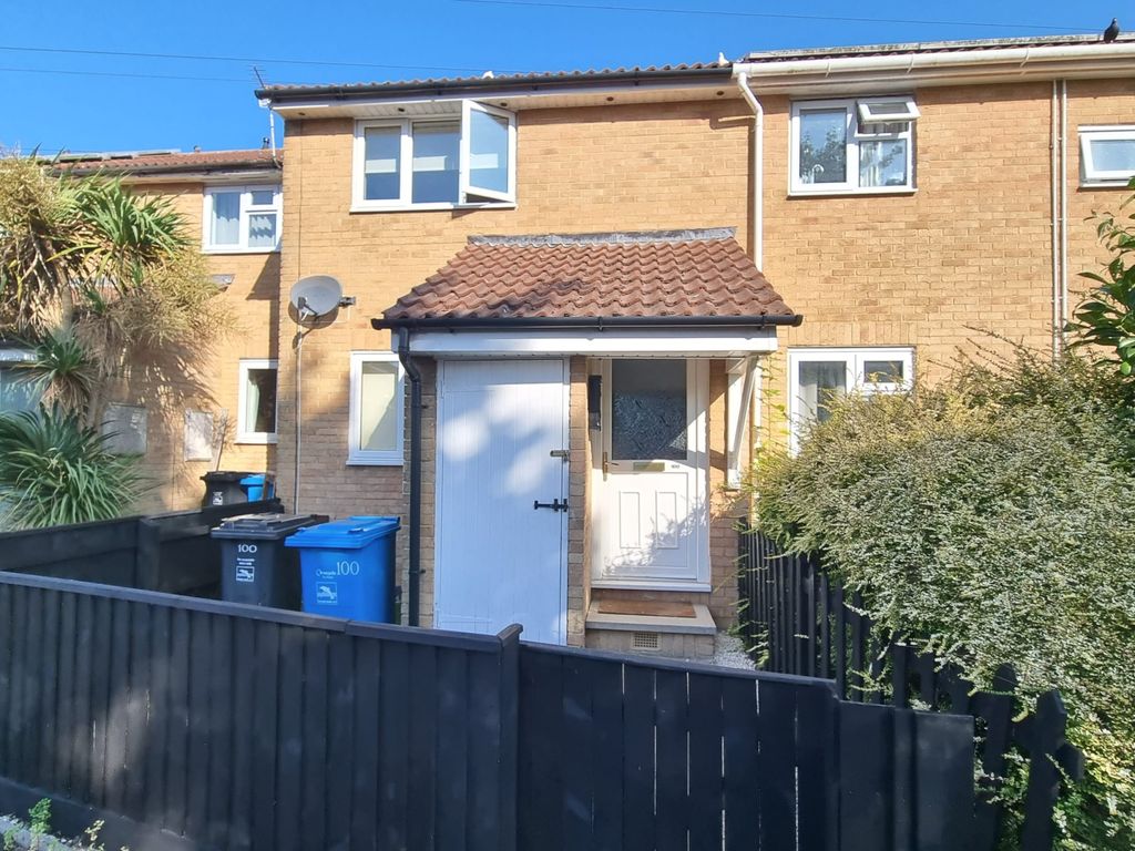 Property photo 1 of 14 2 Bedroom Mid Terrace Property In Bearwood