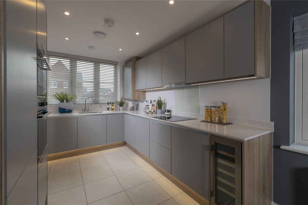 Property photo 2 of 11 Show Home