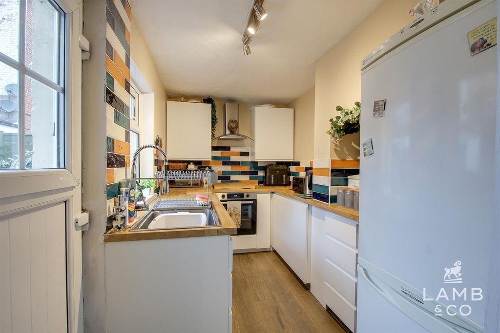 Property photo 2 of 12 Kitchen