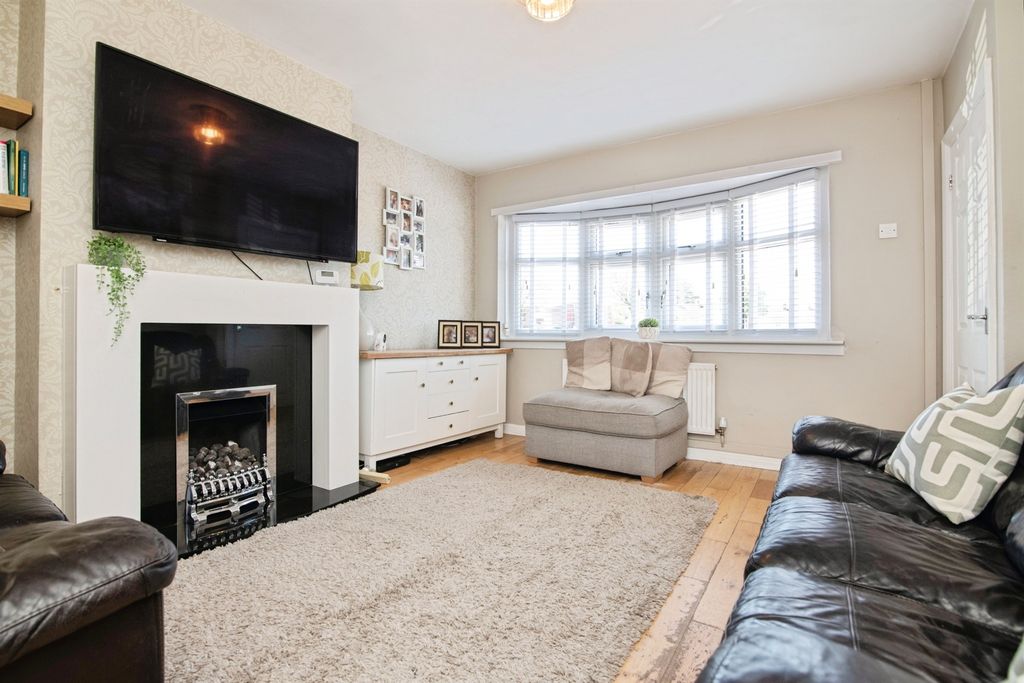 Property photo 2 of 22