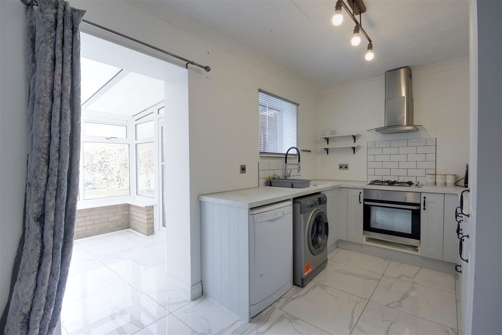 Property photo 2 of 11 Dining Kitchen