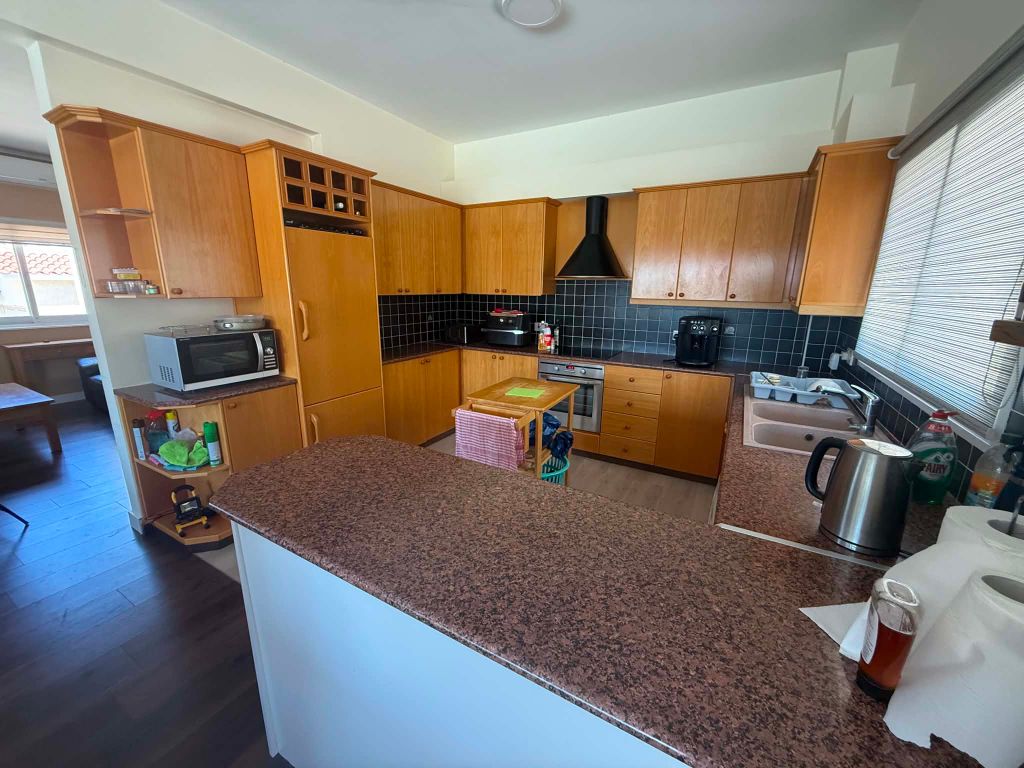 Property photo 3 of 33