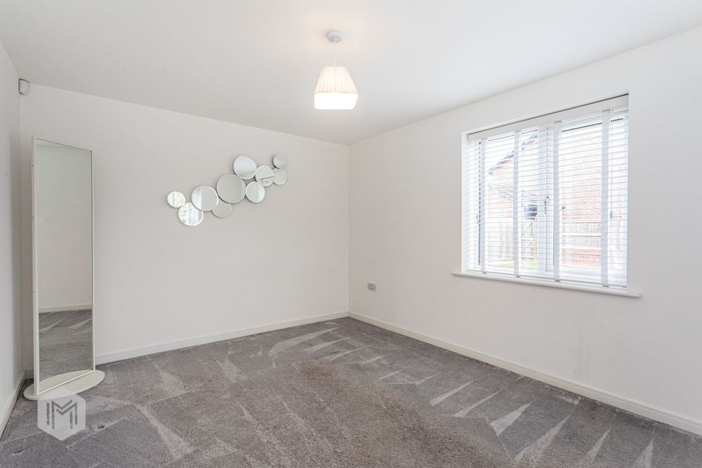 Property photo 3 of 33 Picture No. 19