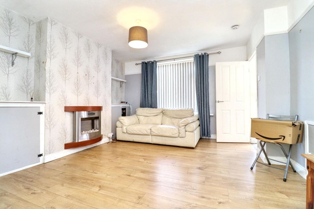 Property photo 3 of 12