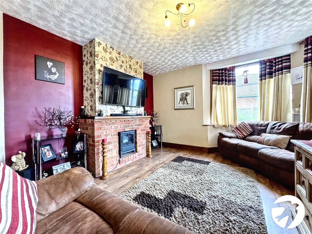 Property photo 2 of 24 Picture No. 12