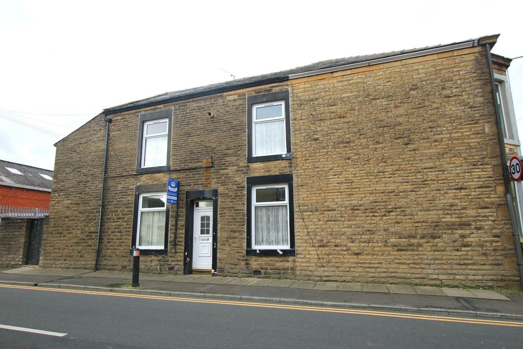 Property photo 2 of 12