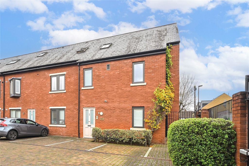 Property photo 2 of 14 Exterior