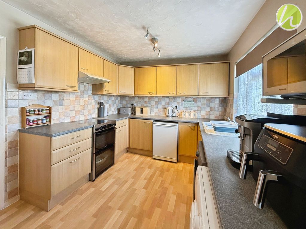 Property photo 2 of 23