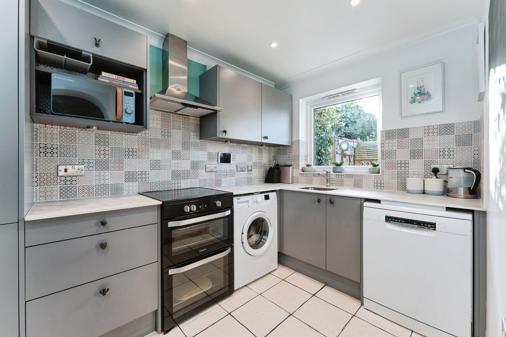 Property photo 3 of 23 Pbox-Img.Jpg