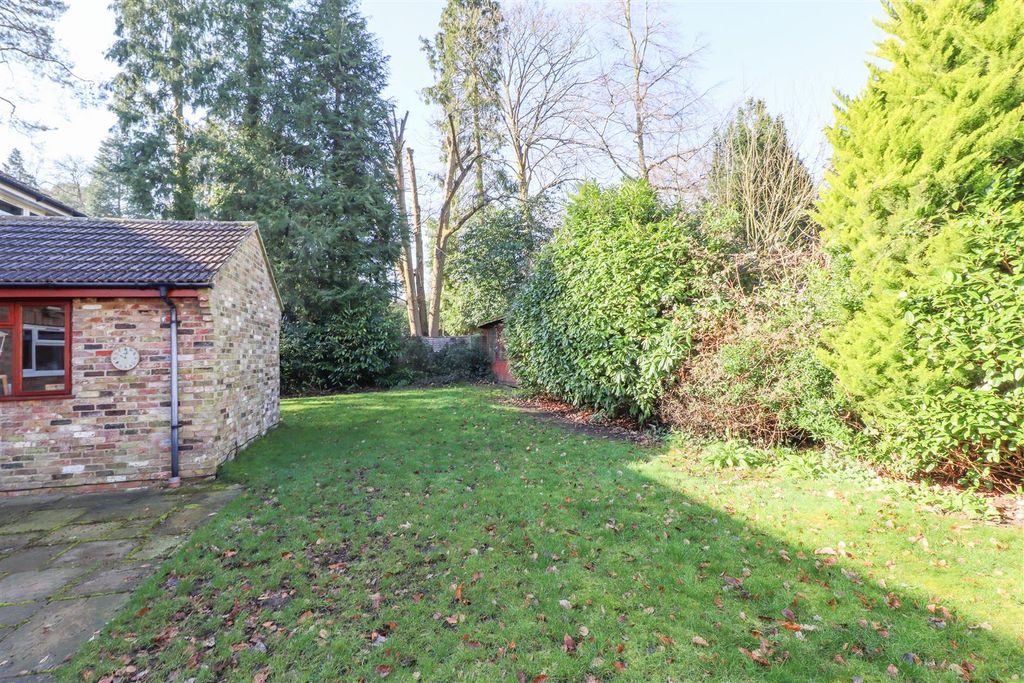 Property photo 3 of 31 Rear Garden