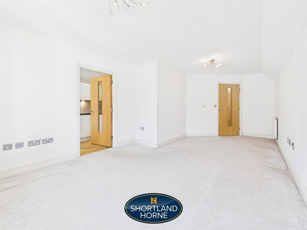 Property photo 3 of 15 Cam04377G0-Pr0183-Still009.Jpg