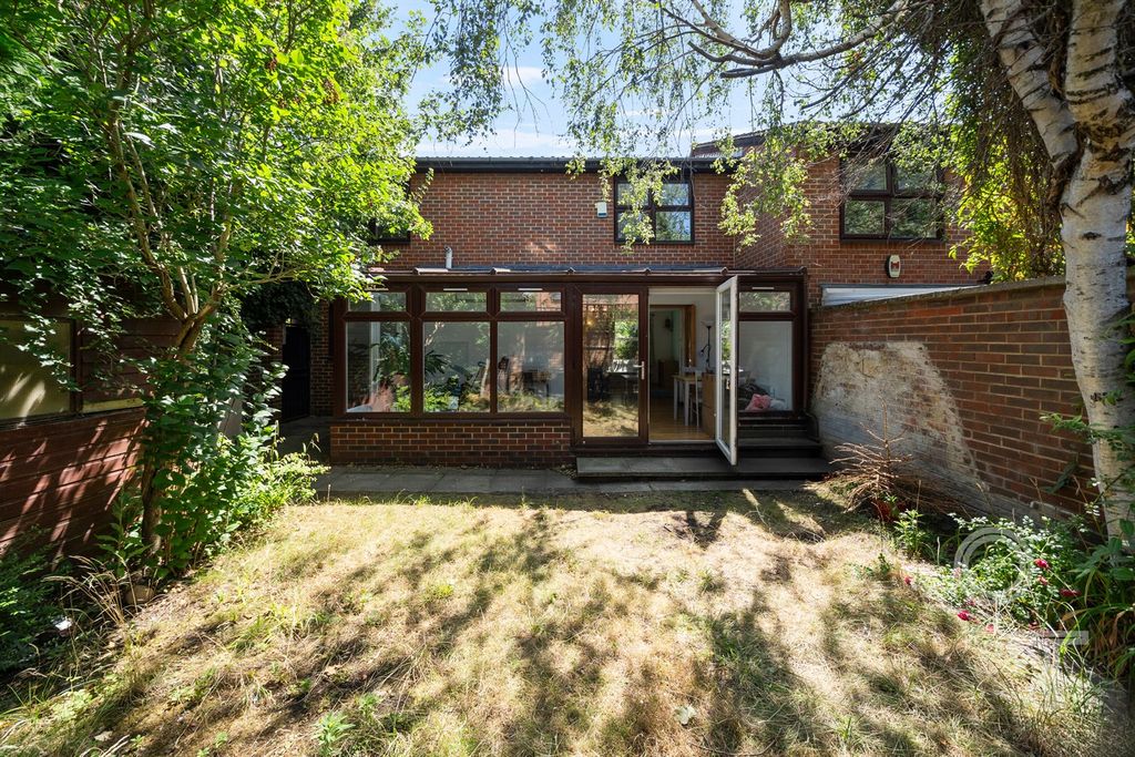 Property photo 3 of 12 Exterior