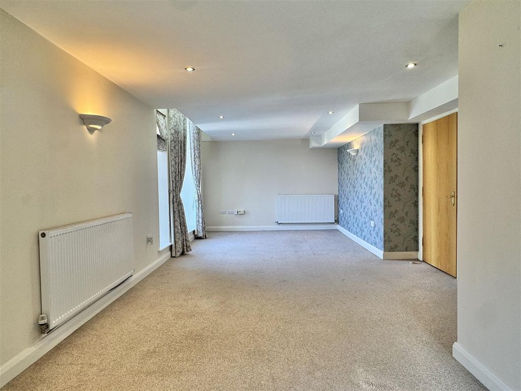 Additional image 6 of 2 bed flat for saleShrewsbury Street, Glossop SK13
