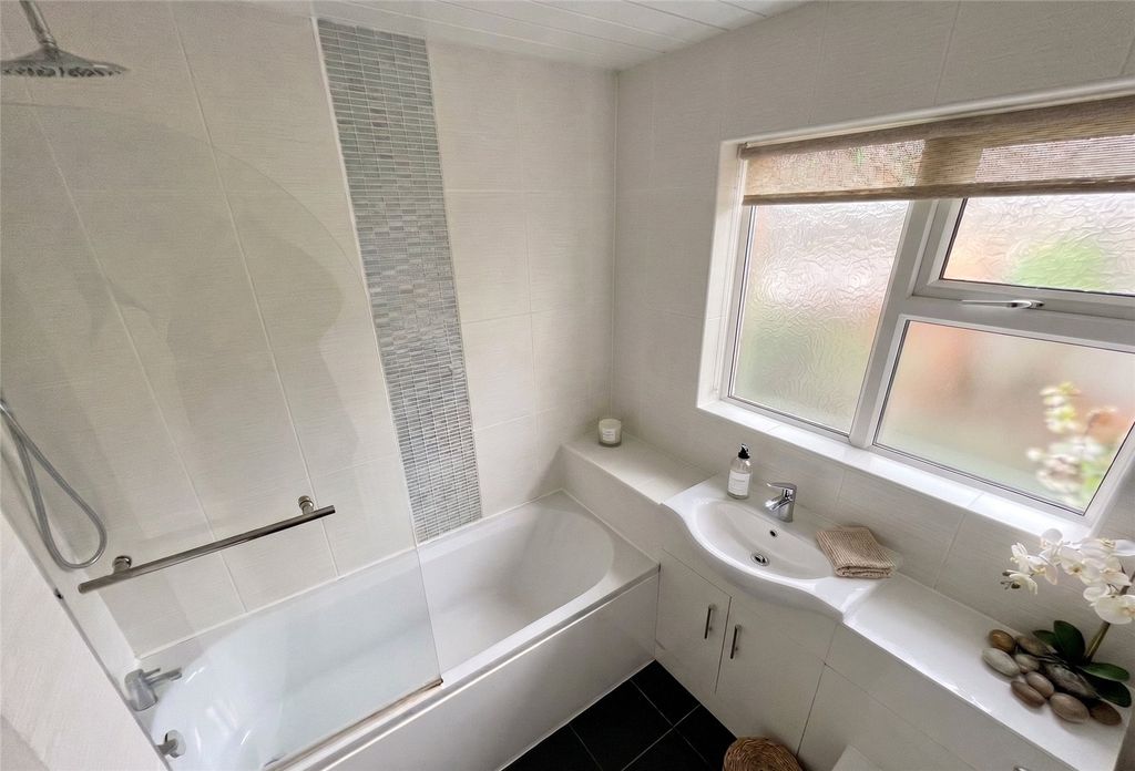 Property photo 3 of 6 Picture No. 06