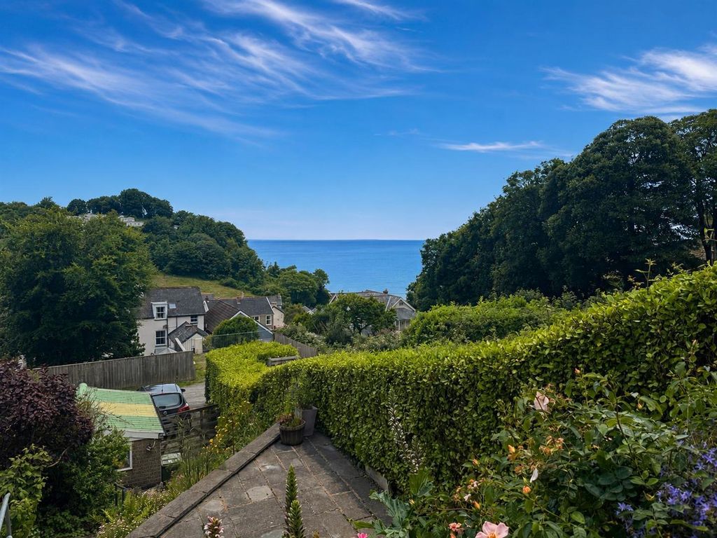 Property photo 2 of 22 Sea View