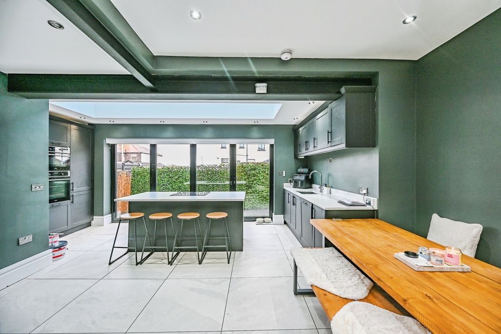 Property photo 1 of 15 Pbox-Img.Jpg