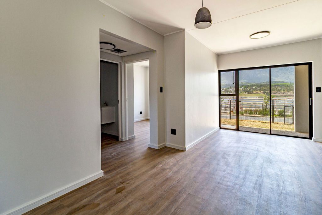 Property photo 2 of 30 St1721194