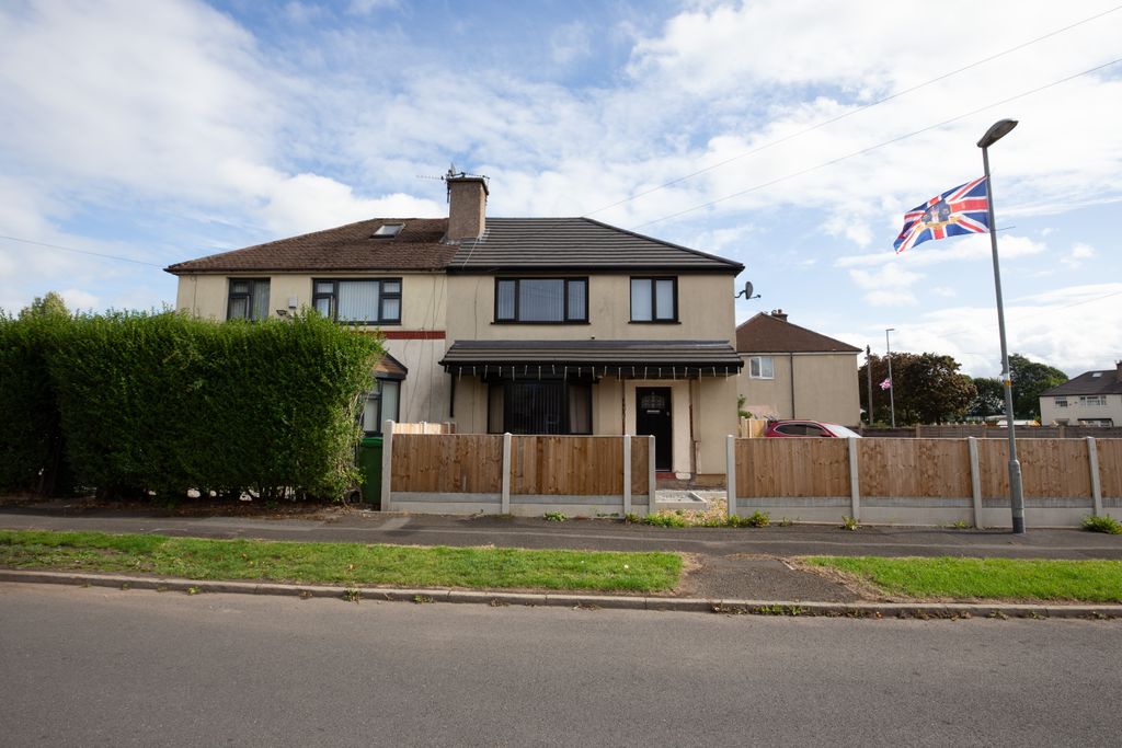 Property photo 1 of 31