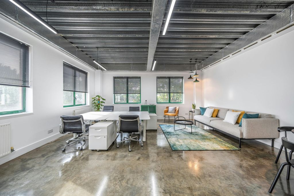 Property photo 2 of 15 1030676 3.Jpg