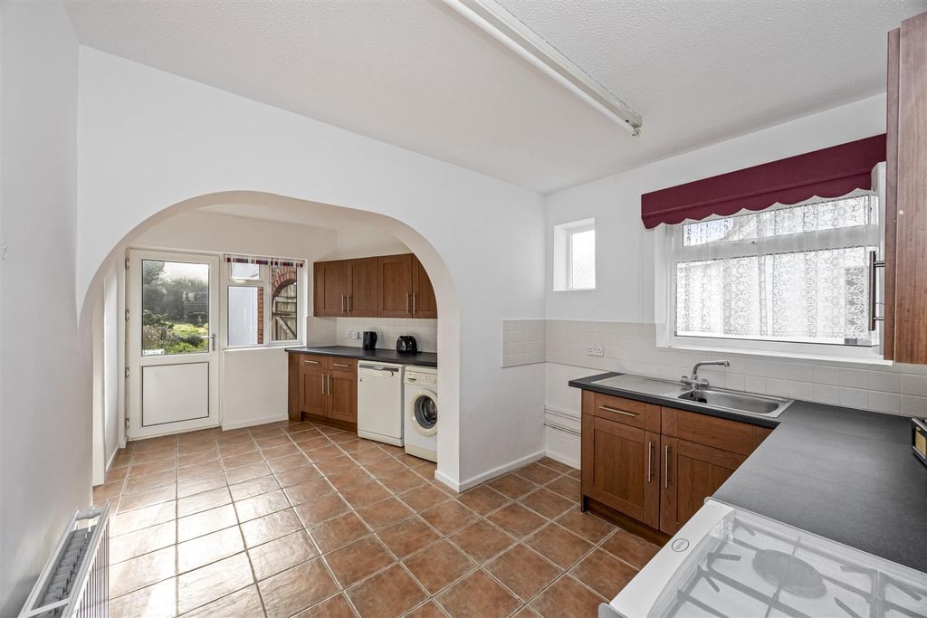 Property photo 2 of 16 Kitchen