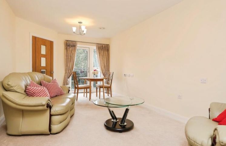 Property photo 2 of 8