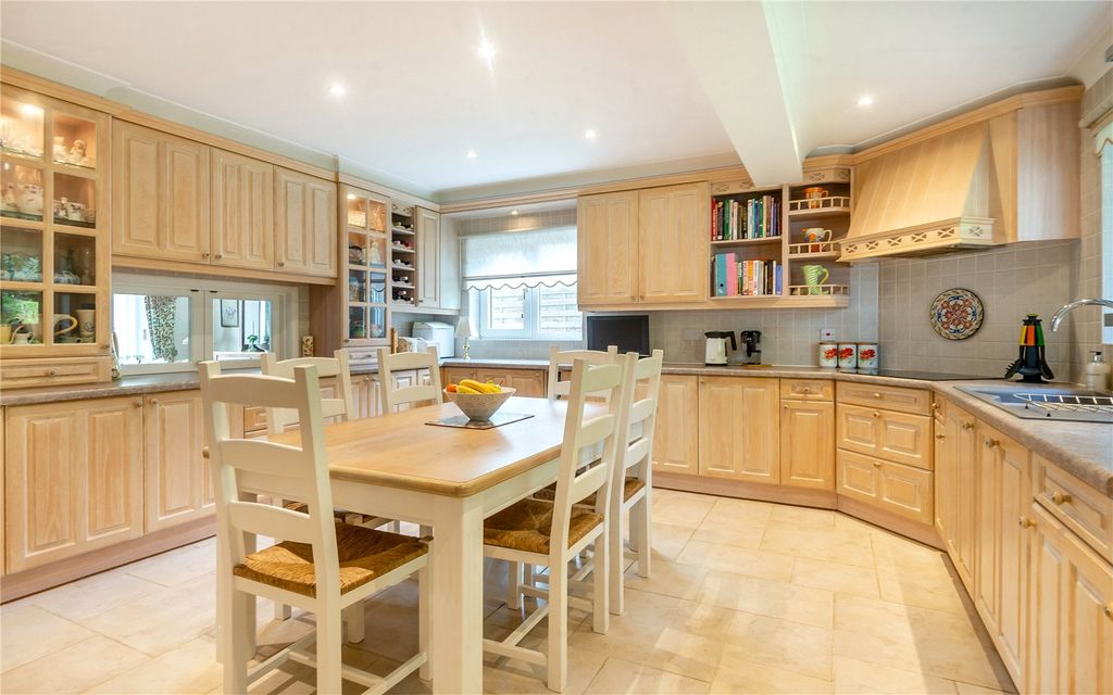 Property photo 2 of 20 Kitchen