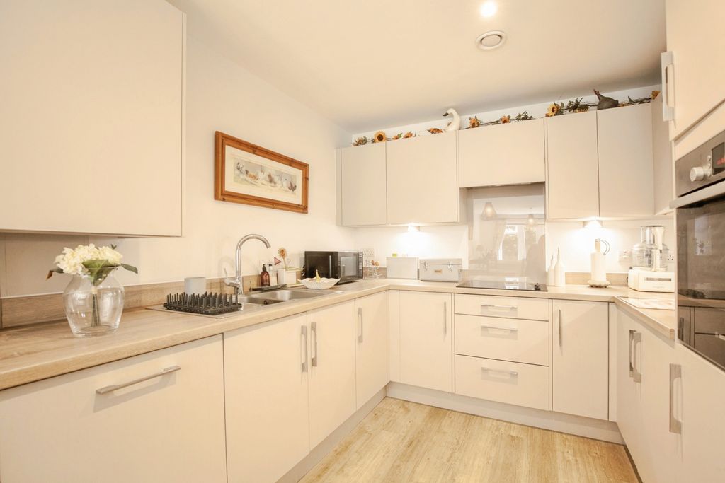 Property photo 3 of 13 Pbox-Img.Jpg