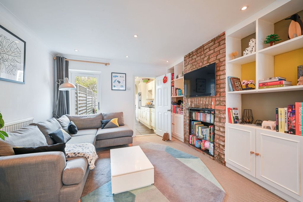 Property photo 2 of 10