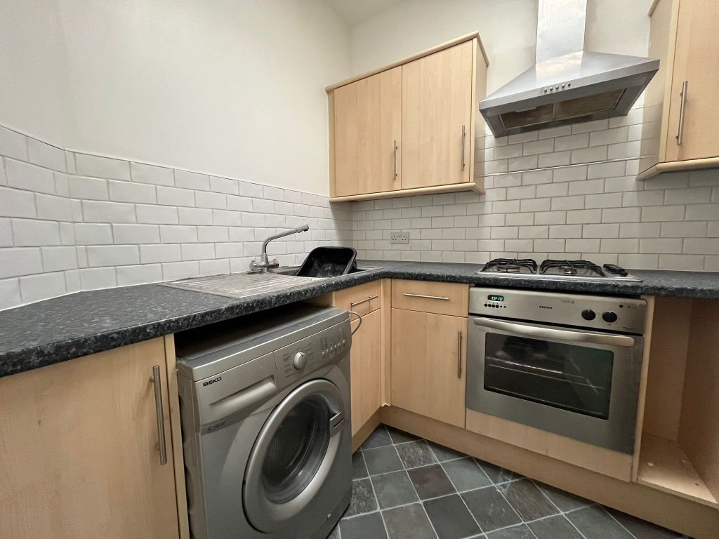 Property photo 2 of 5 8c Albert - Kitchn
