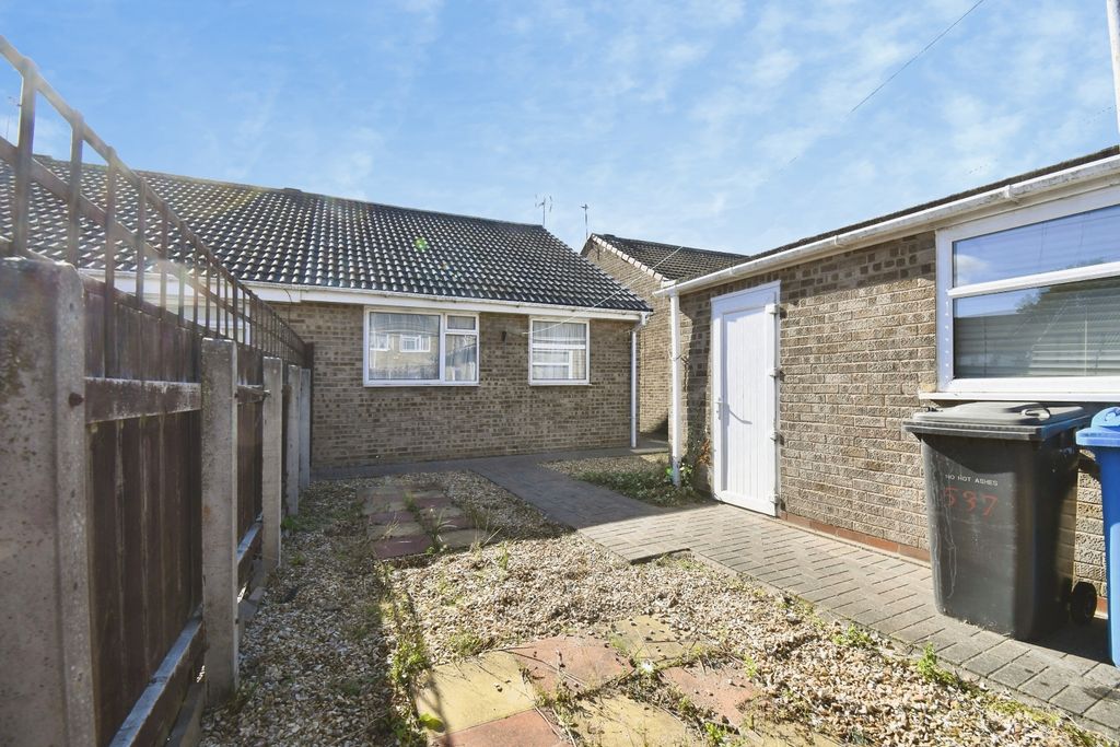 Property photo 3 of 12 Gardens
