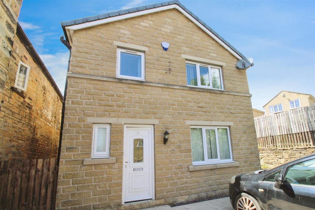 Property photo 1 of 22 External