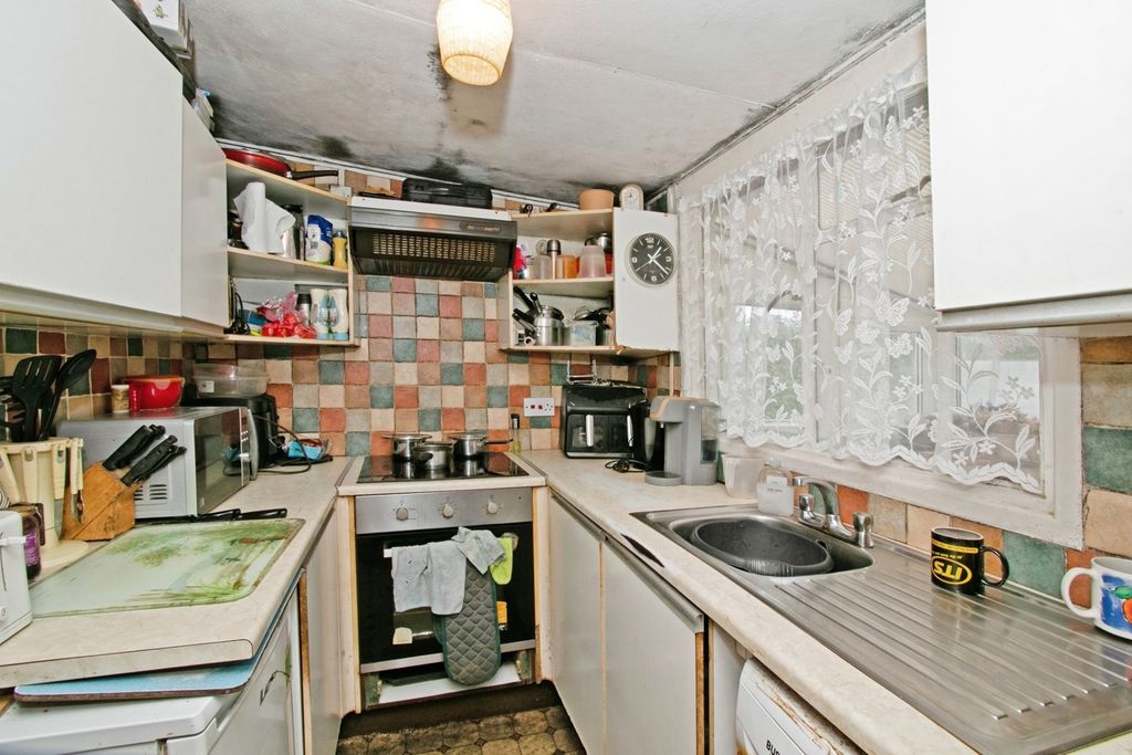 Property photo 3 of 13 Photo