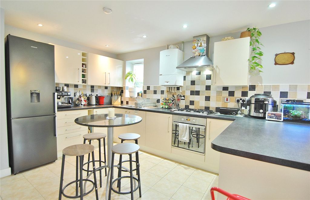 Property photo 2 of 13 Picture No. 17