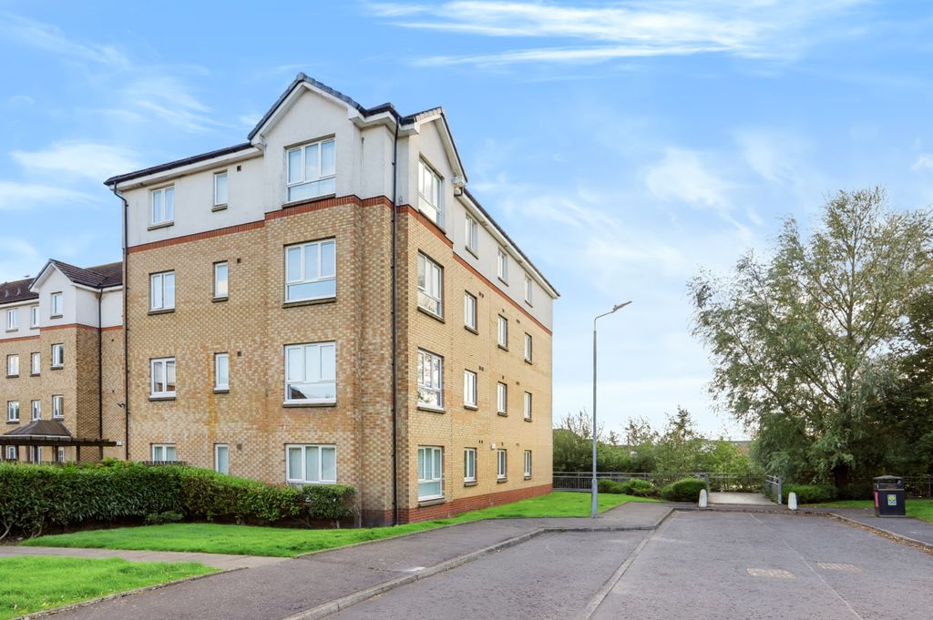 Property photo 1 of 32