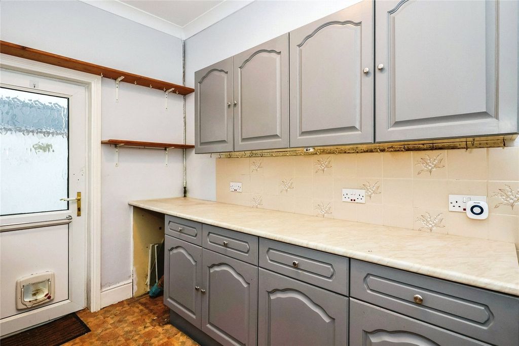 Property photo 3 of 16 Picture No. 02
