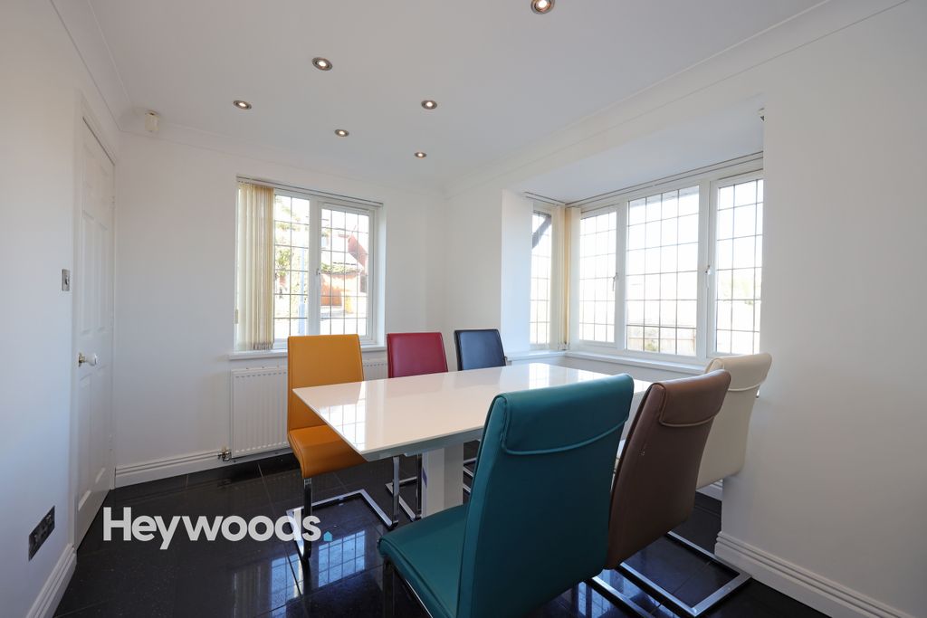 Property photo 3 of 38 0F1A8374