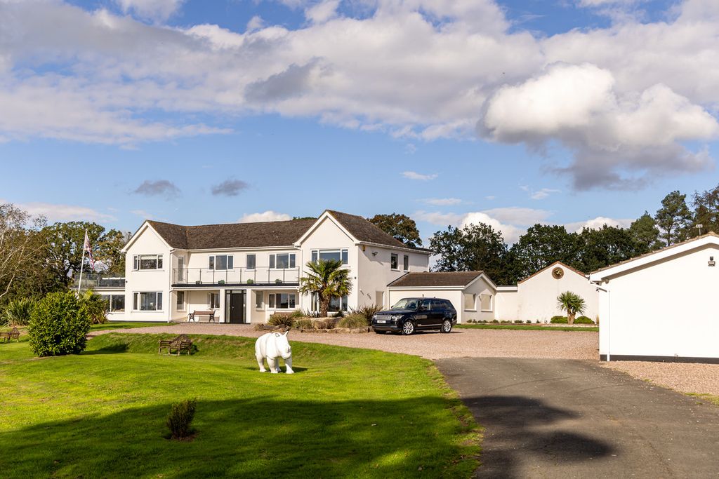 Property photo 1 of 50