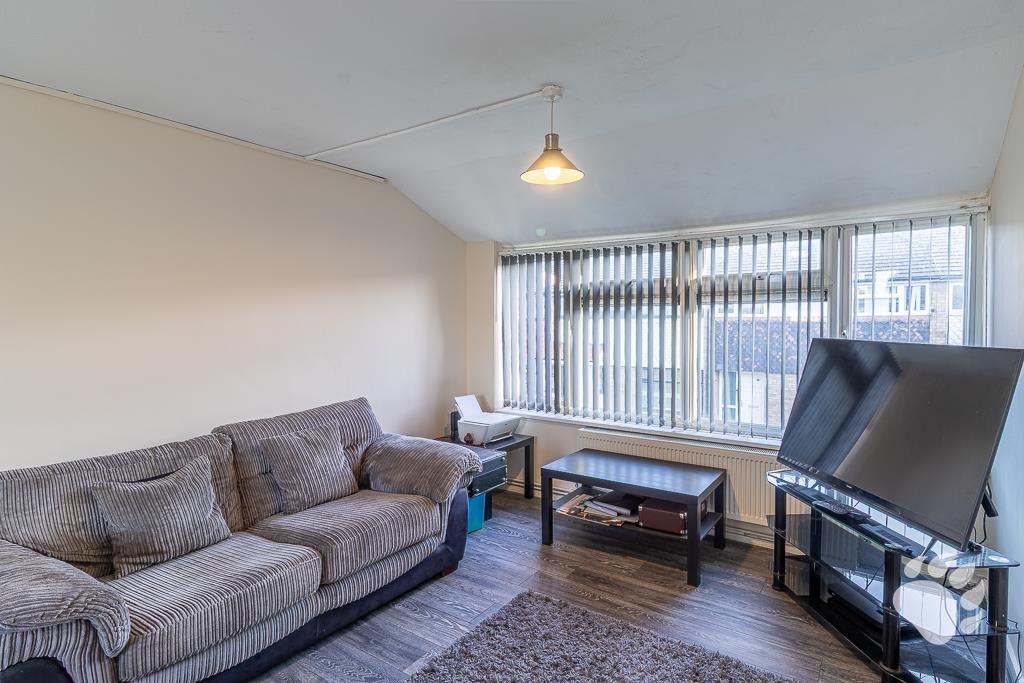 Property photo 3 of 15 Lounge