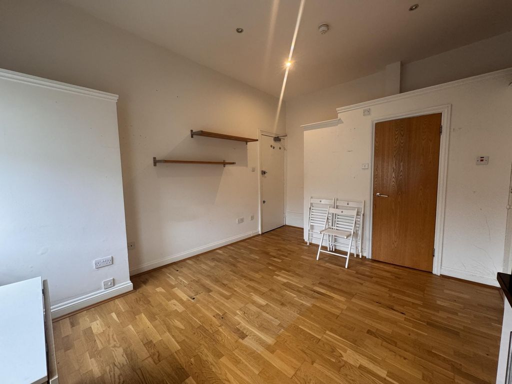 Property photo 2 of 5 Photo 3