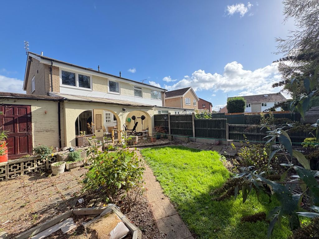Property photo 2 of 27