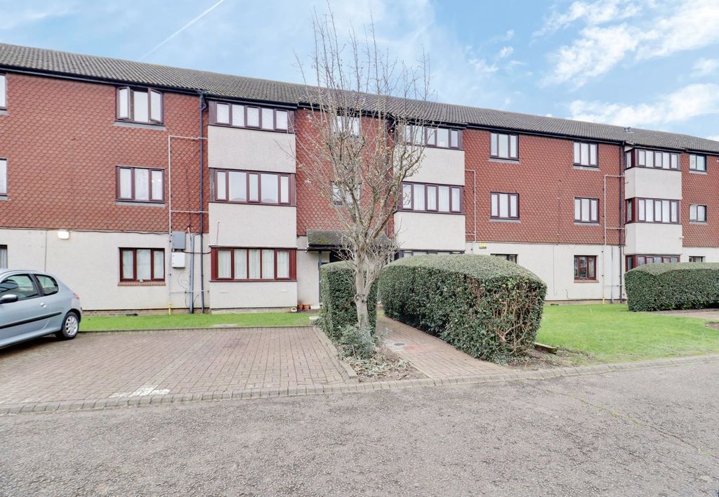 Property photo 1 of 8