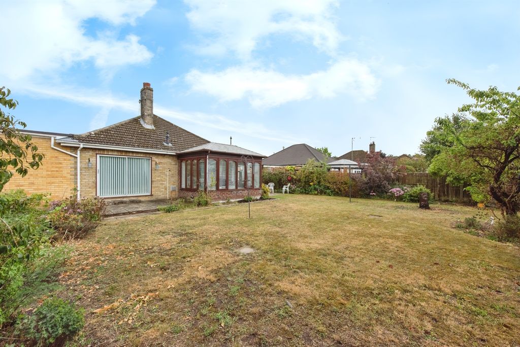 Property photo 2 of 17