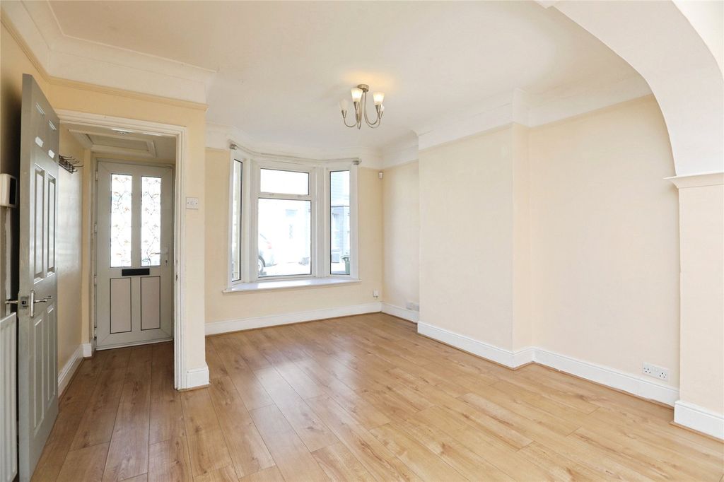 Property photo 2 of 19 Picture No. 02