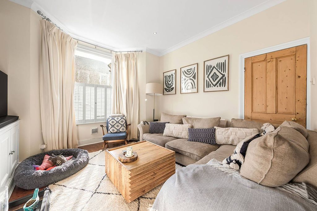 Property photo 1 of 16