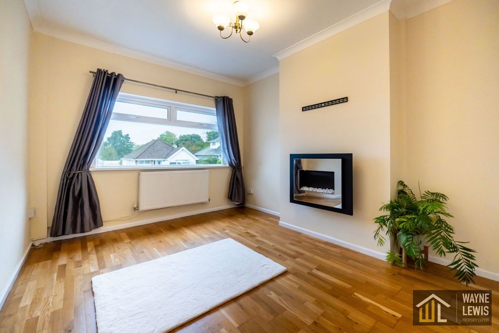 Property photo 2 of 39