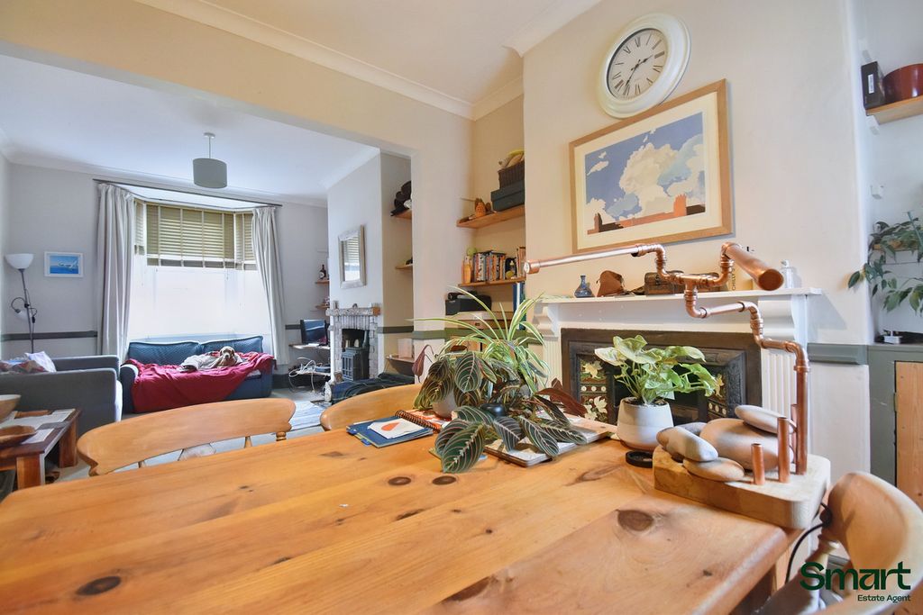 Property photo 3 of 17