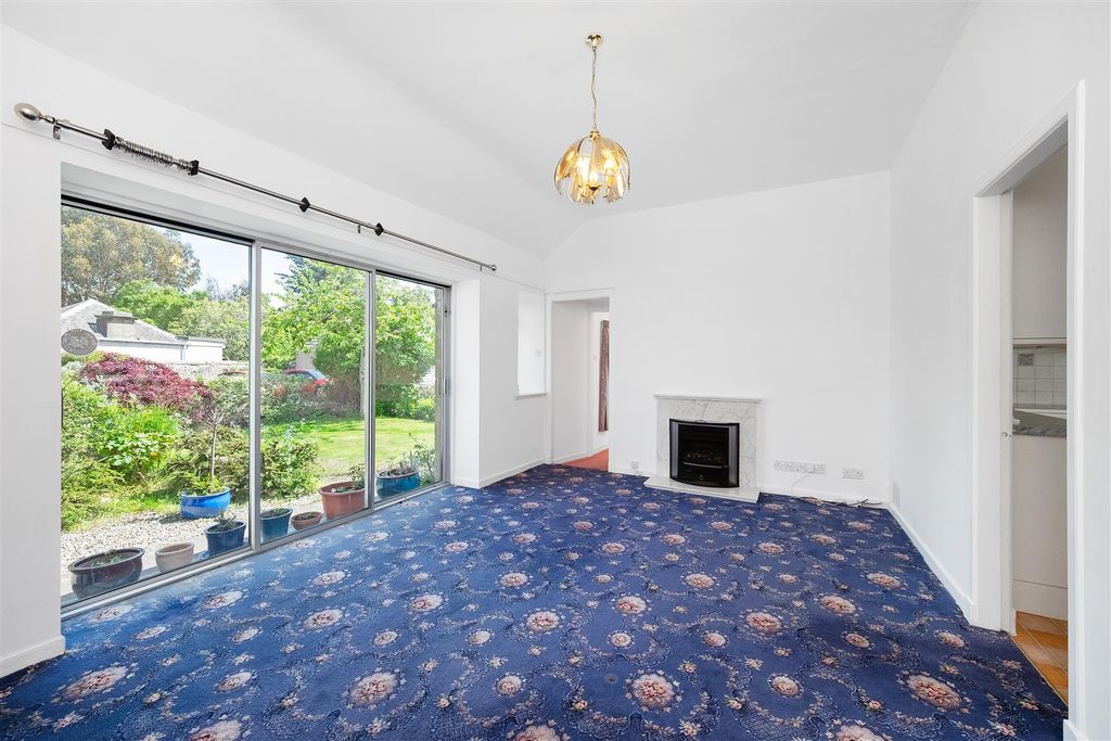 Property photo 2 of 22