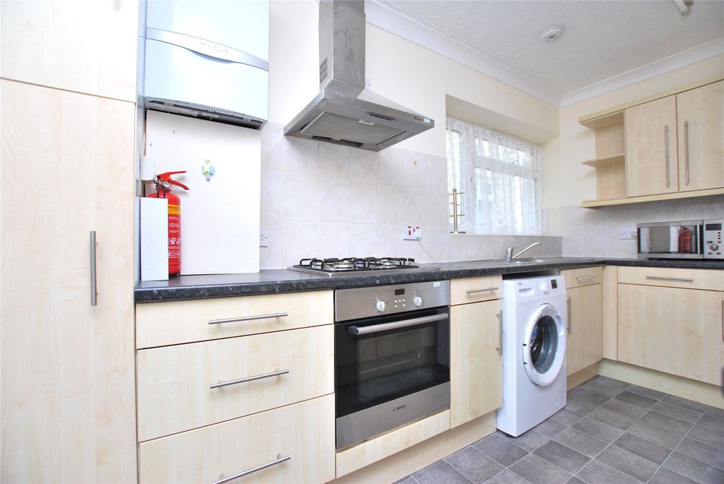 Property photo 2 of 11 Picture No. 17