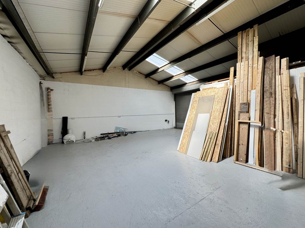 Property photo 3 of 6